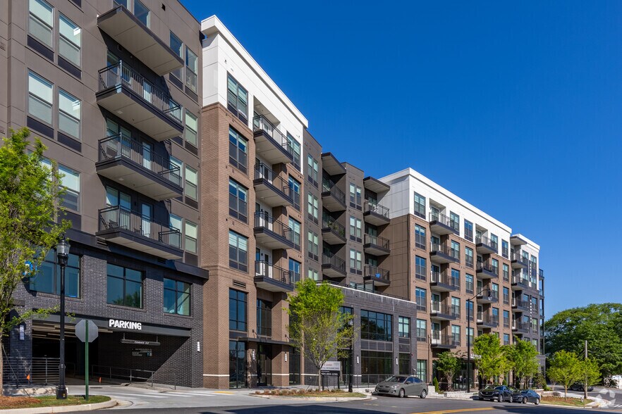 2175 American Way, Chamblee, GA à louer - Photo de l’immeuble – Image 2 sur 4