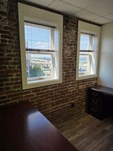 101 N 7th St, Louisville, KY à louer Photo intérieure– Image 2 sur 6