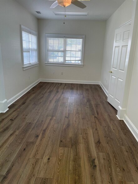 3221 S Cherokee Ln, Woodstock, GA à louer - Photo de l’immeuble – Image 3 sur 10