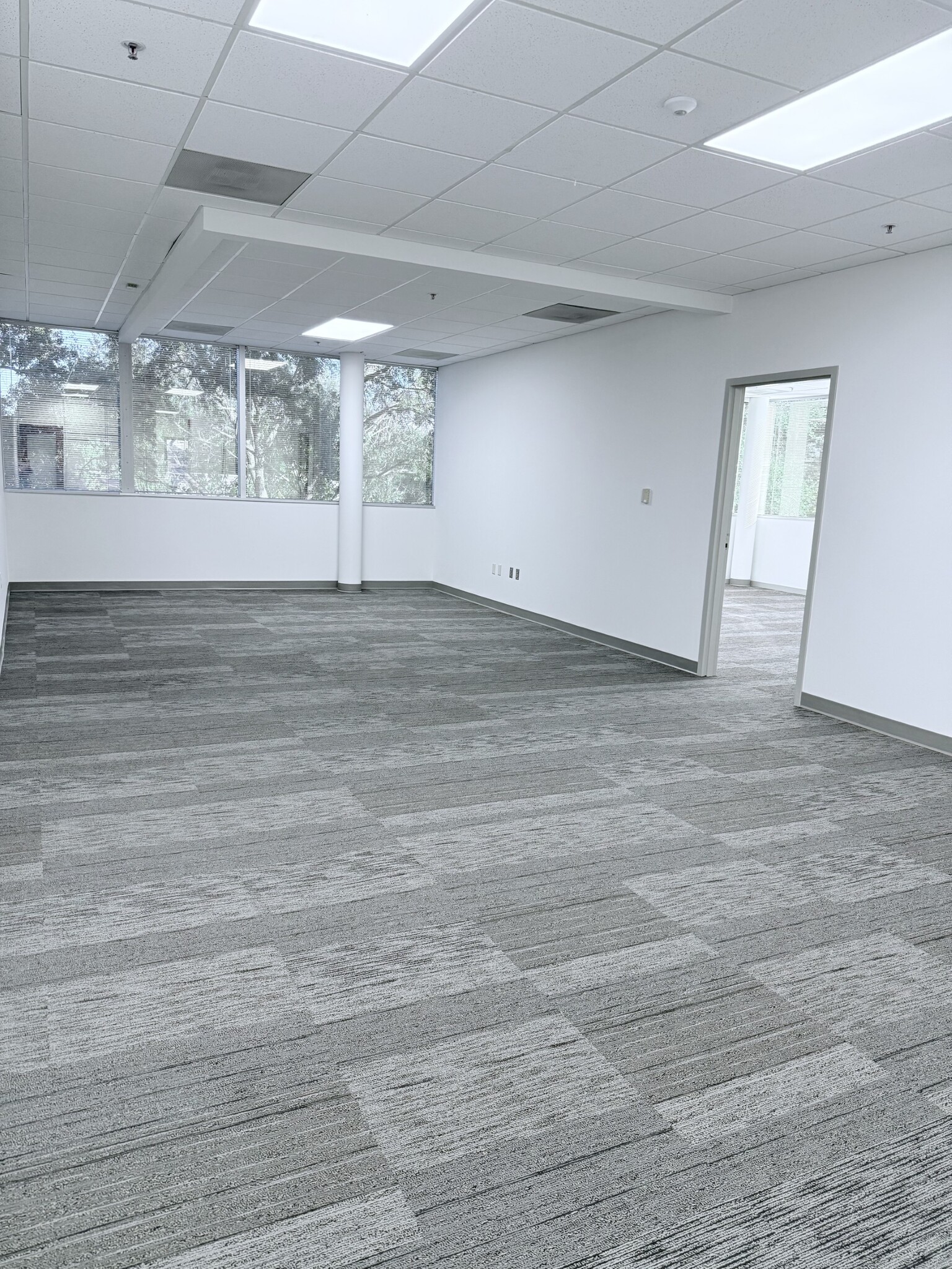 4406 W Linebaugh Ave, Tampa, FL à louer Photo intérieure– Image 1 sur 11