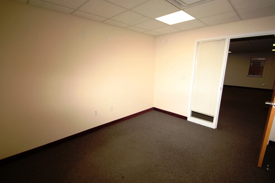 55 Concord St, North Reading, MA à louer - Photo de l’immeuble – Image 2 sur 11