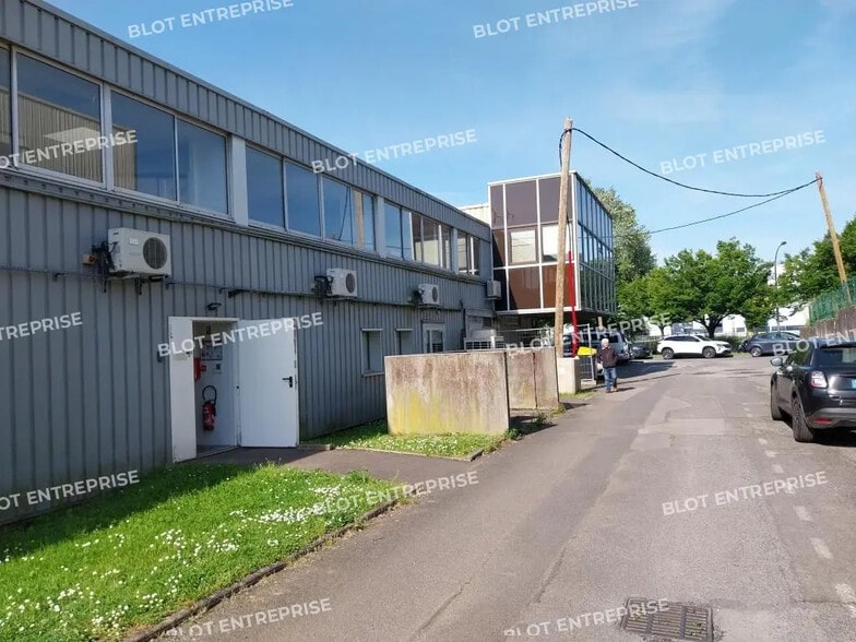 Local d'activités dans Nantes à vendre - Photo de l’immeuble – Image 2 sur 9