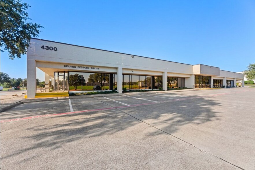 4300 Beltway Pl, Arlington, TX à louer - Photo de l’immeuble – Image 3 sur 33