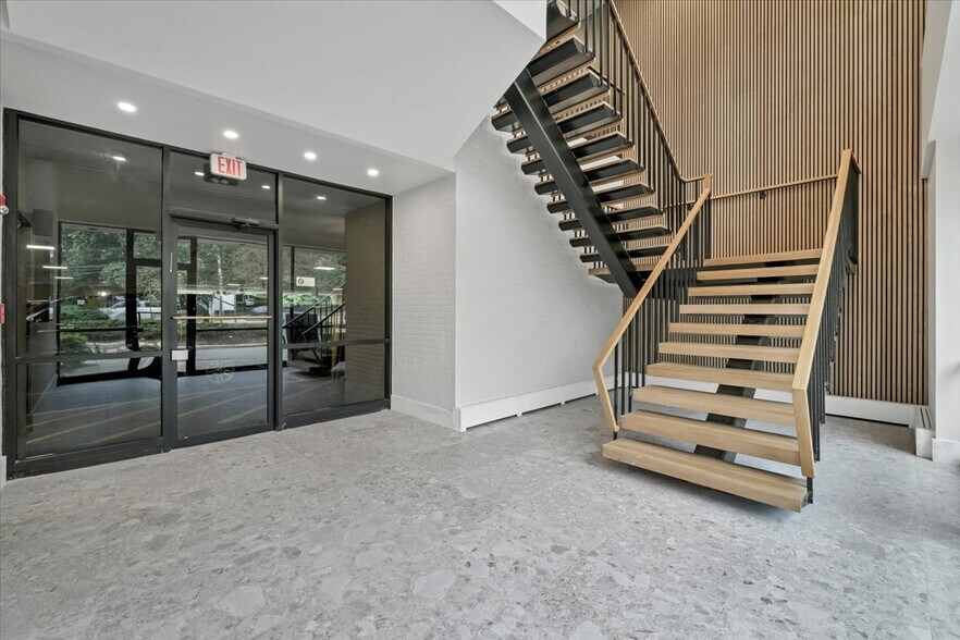 180 Summit Ave, Montvale, NJ à louer - Photo de l’immeuble – Image 2 sur 21