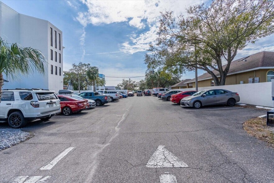 324 N Dale Mabry Hwy, Tampa, FL à louer - Photo de l’immeuble – Image 3 sur 5
