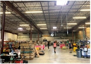 19 Lukens Dr, New Castle, DE à louer Photo intérieure– Image 2 sur 5