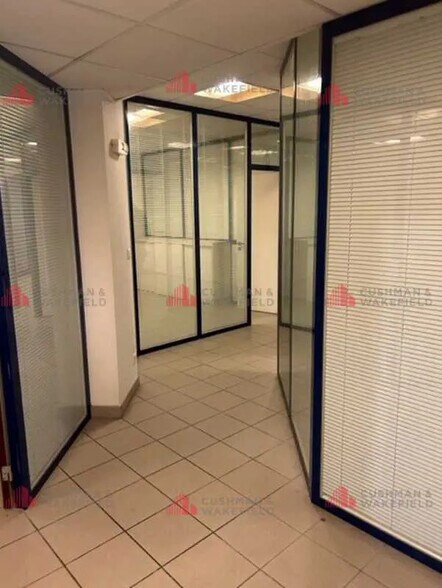 Bureau dans Chalon-sur-Saône à louer - Photo de l’immeuble – Image 3 sur 5