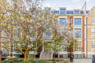 Plus de détails pour 11 Staple Inn, Londres - Bureau à louer