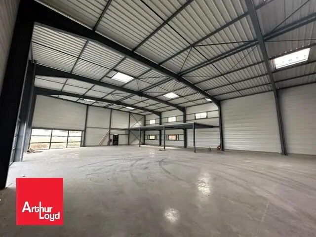 Local d’activités dans Mainvilliers à louer - Photo de l’immeuble – Image 2 sur 3