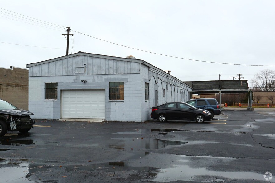 29175 Plymouth Rd, Livonia, MI à louer - Photo de l’immeuble – Image 3 sur 3
