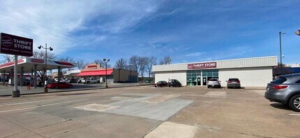 12104 Blue Ridge Blvd, Grandview, MO à louer Photo de l’immeuble– Image 1 sur 6