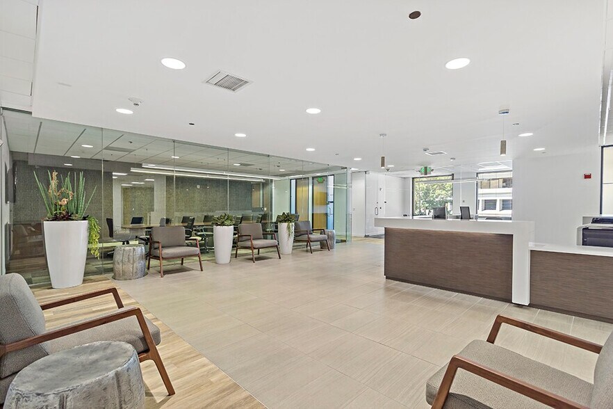 2570 N 1st St, San Jose, CA à louer - Photo de l’immeuble – Image 1 sur 6