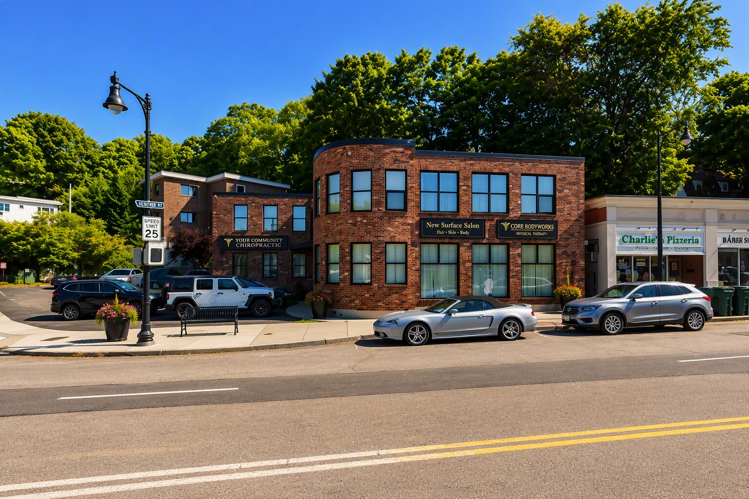 1765 Centre St, West Roxbury, MA à vendre Photo de l’immeuble– Image 1 sur 8