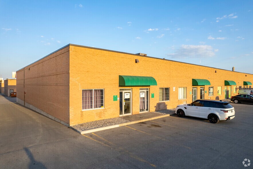 1885 Clements Rd, Pickering, ON à vendre - Photo de l’immeuble – Image 2 sur 4