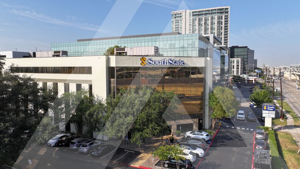 9601 Katy Fwy, Houston, TX à louer - Photo de l’immeuble – Image 3 sur 16