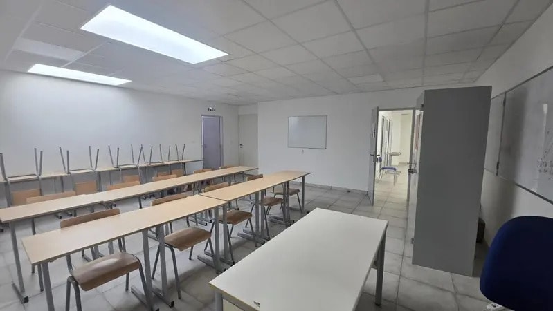 Bureau dans Solliès-Pont à louer - Photo intérieure – Image 3 sur 5