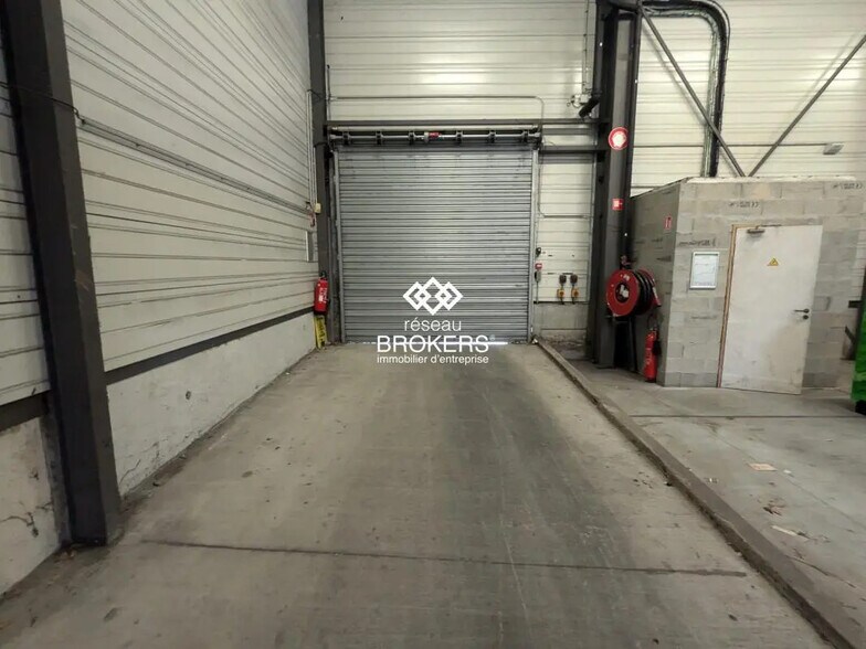 Industriel/Logistique dans Le Haillan à louer - Photo de l’immeuble – Image 3 sur 6