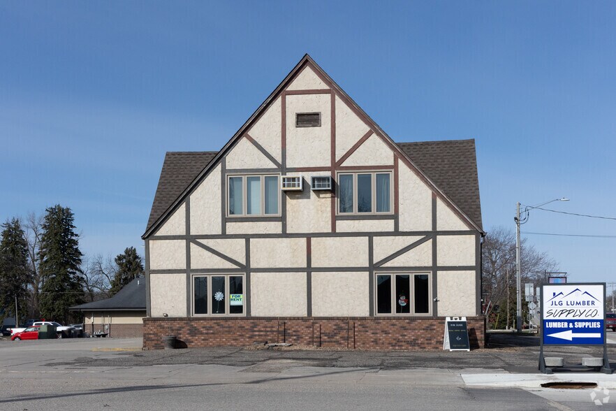 400-410 Parker Ave W, Dassel, MN à louer - Photo de l’immeuble – Image 2 sur 2