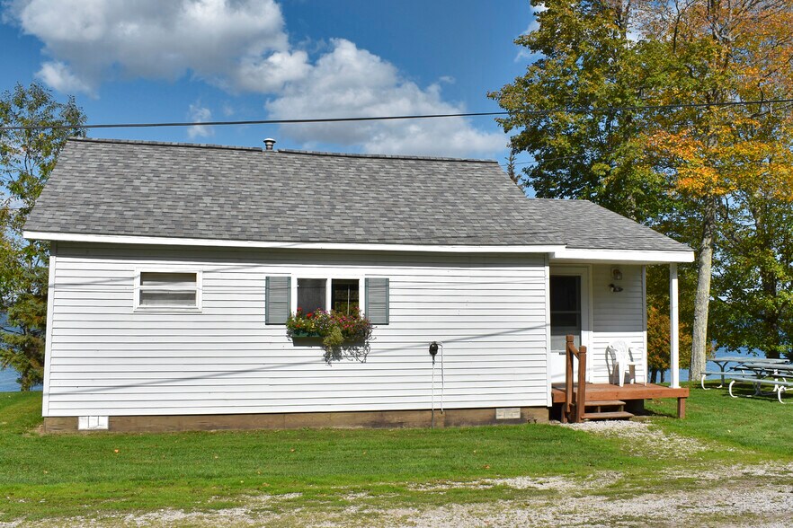 W18070 County Rd, Germfask, MI à vendre - Photo principale – Image 1 sur 11