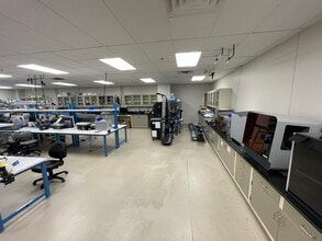 9401-9443 Science Center Dr, New Hope, MN à louer Photo intérieure– Image 2 sur 11