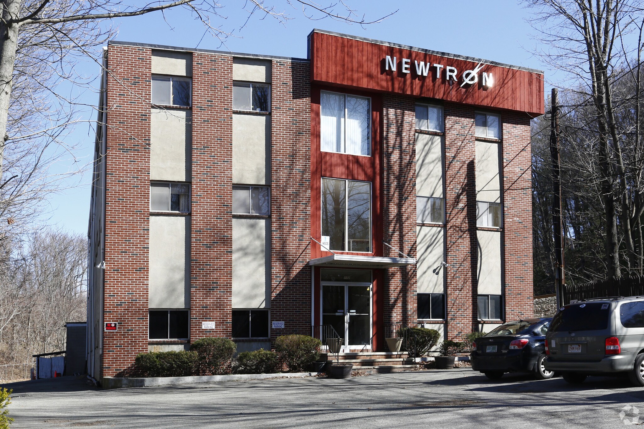 132 Charles St, Newton, MA à vendre Photo principale– Image 1 sur 17