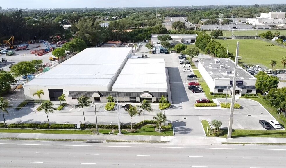 3308 W 45th St, West Palm Beach, FL à louer - Photo de l’immeuble – Image 2 sur 11