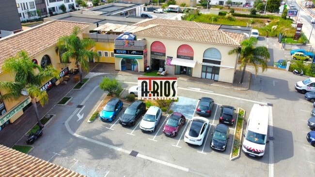 Plus de détails pour Local commercial à louer