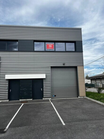 Local d'activités dans Rumilly à vendre - Photo de l’immeuble – Image 3 sur 6