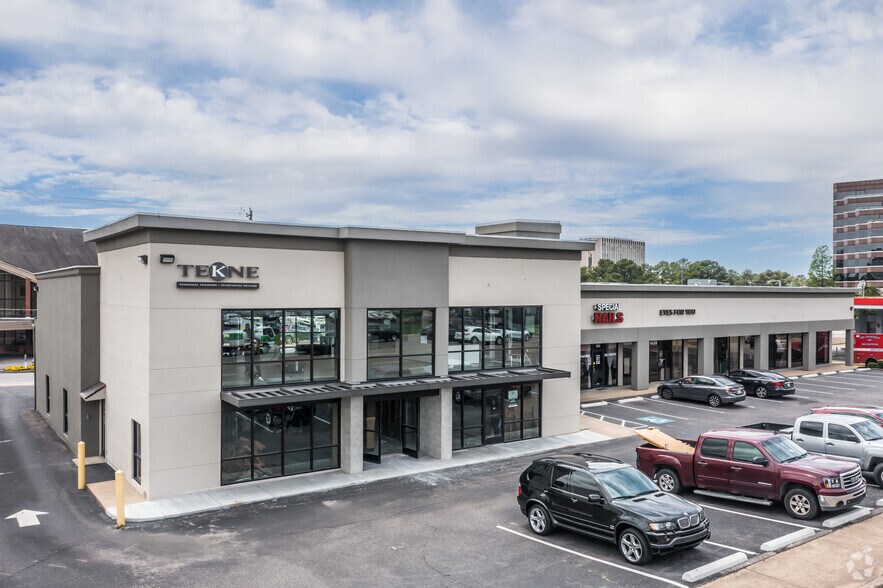 6139-6161 Poplar Ave, Memphis, TN à louer - Photo principale – Image 1 sur 7
