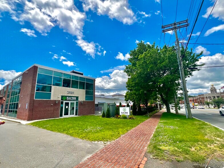 2989 Dixwell Ave, Hamden, CT à louer - Photo de l’immeuble – Image 1 sur 7