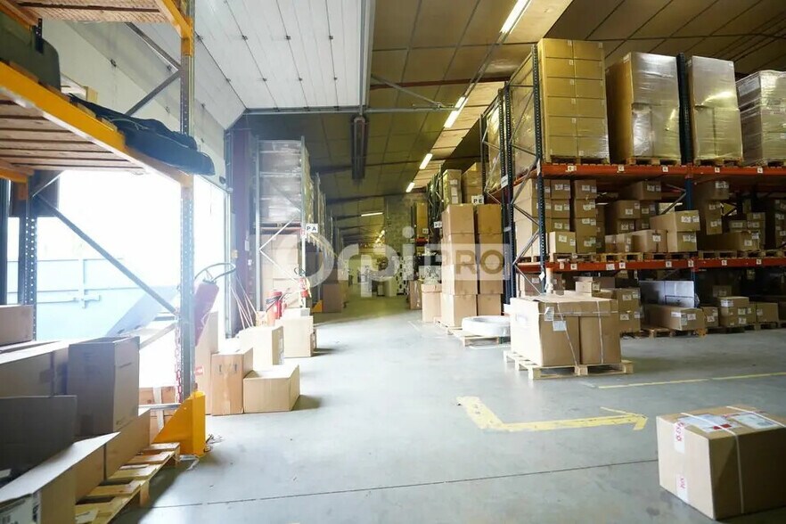 Bureau dans Chassieu à louer - Photo de l’immeuble – Image 3 sur 11