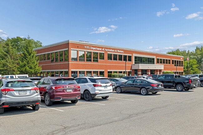 Plus de détails pour 10B Airline Dr, Albany, NY - Bureau aux enchères