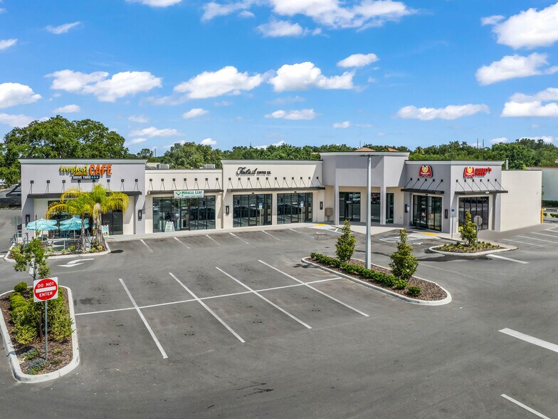 13721 N US Highway 441, Lady Lake, FL à louer - Photo principale – Image 1 sur 3