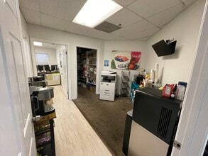 2488 Newport Blvd, Costa Mesa, CA à louer Photo intérieure– Image 2 sur 6