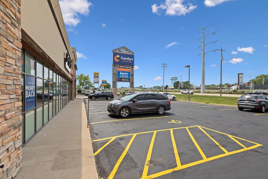 404-410 S Koeller St, Oshkosh, WI à louer - Photo de l’immeuble – Image 2 sur 22