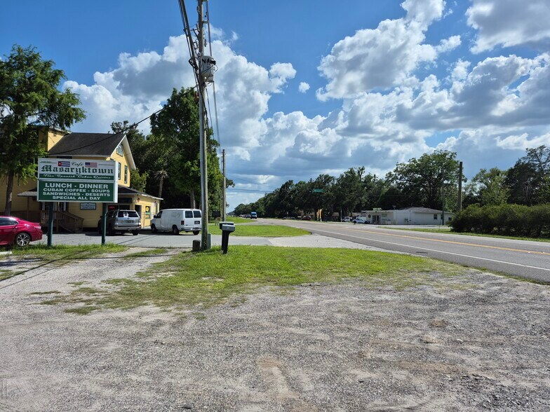 410 Broad St, Brooksville, FL à louer - Photo de l’immeuble – Image 3 sur 39