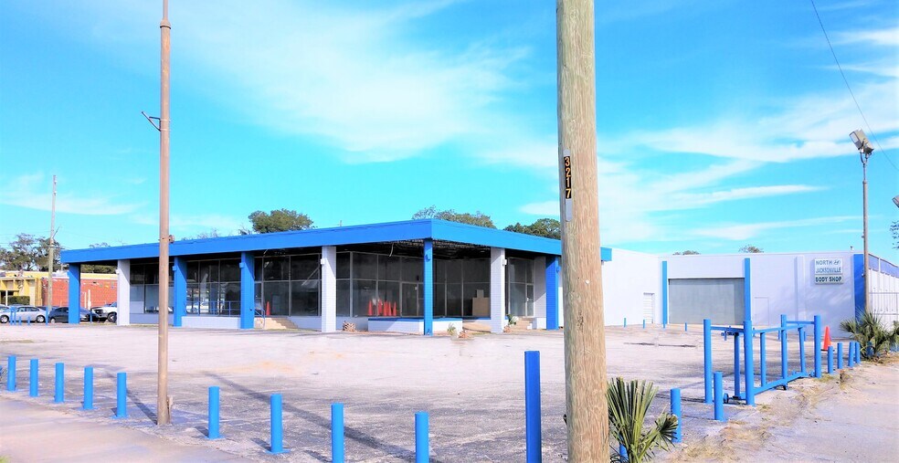 3333 N Main St, Jacksonville, FL à louer - Photo de l’immeuble – Image 1 sur 12