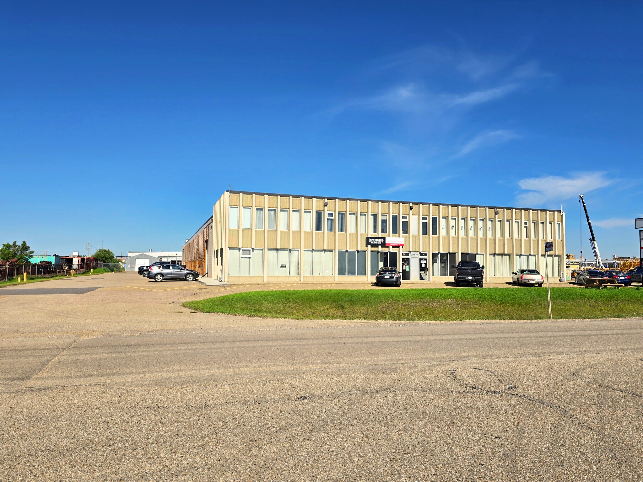 2104 8th St, Nisku, AB à vendre Photo de l’immeuble– Image 1 sur 29