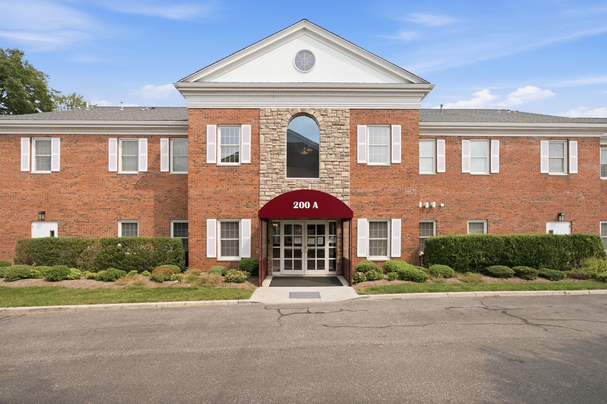 200 W Main St, Babylon, NY à louer Photo intérieure– Image 1 sur 56