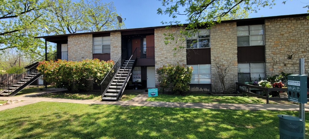 San Marcos Portfolio portefeuille de 3 biens à vendre sur LoopNet.fr - Photo de l’immeuble – Image 2 sur 16