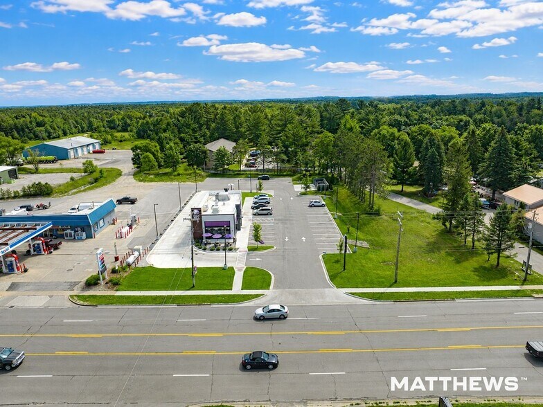 510 N Cedar St, Kalkaska, MI à vendre - Photo de l’immeuble – Image 2 sur 3