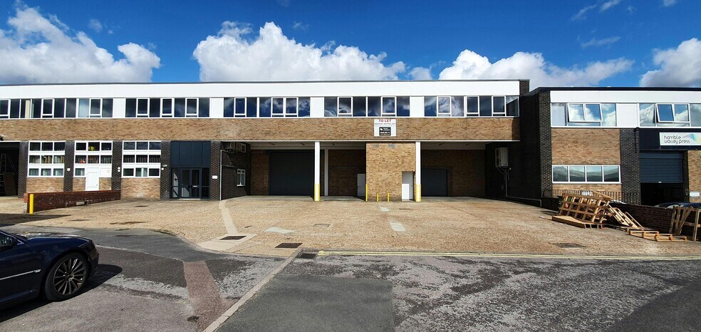 Shamblehurst Ln, Southampton à vendre - Photo de l’immeuble – Image 2 sur 26