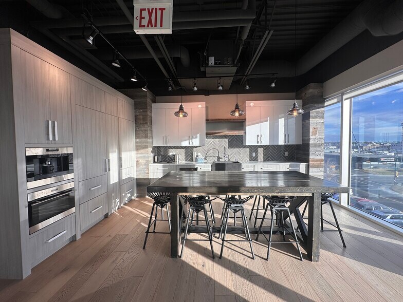 3105-3223 5 Ave NE, Calgary, AB à vendre - Photo de l’immeuble – Image 3 sur 13