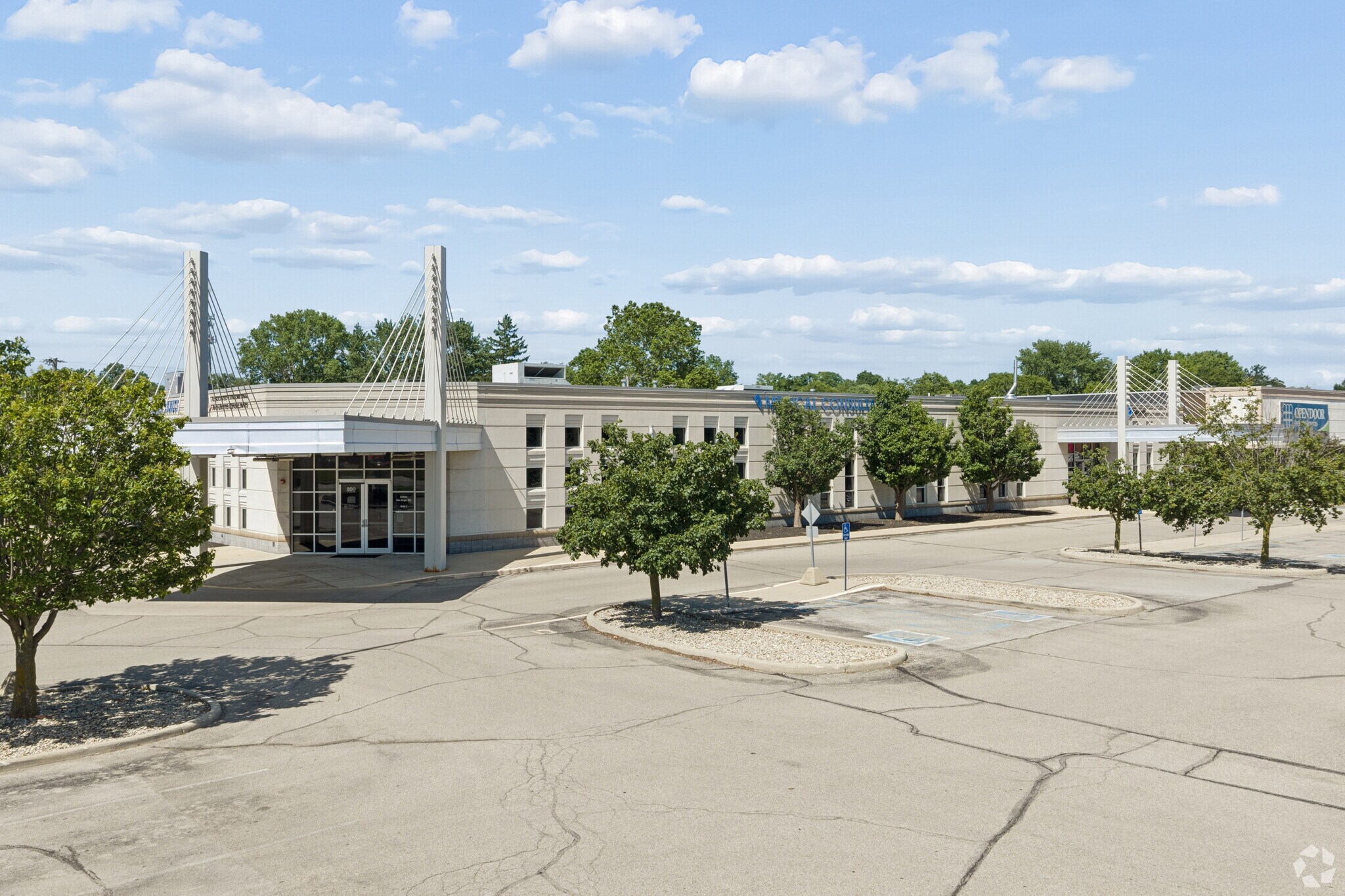 800 S Tillotson Ave, Muncie, IN à louer Photo de l’immeuble– Image 1 sur 29