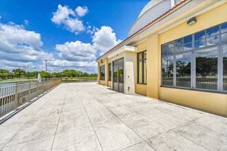 6909 SW 18th St, Boca Raton, FL à louer Photo de l’immeuble– Image 2 sur 73