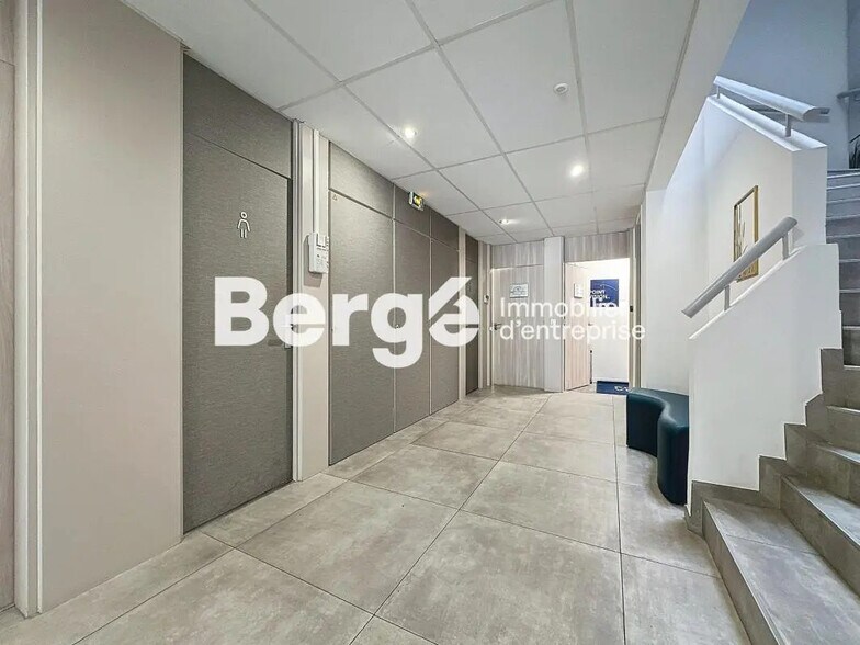 Bureau dans SOPHIA ANTIPOLIS à louer - Photo de l’immeuble – Image 2 sur 4