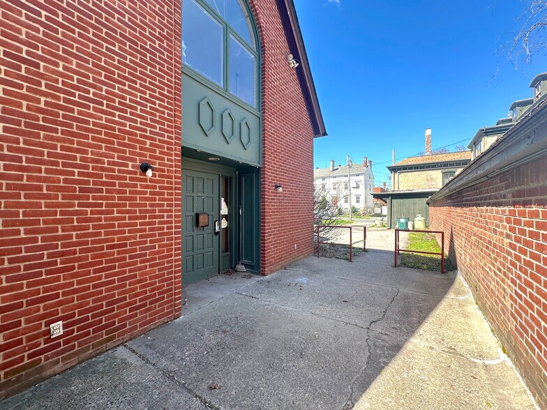 77 Grand St, Newburgh, NY à vendre - Photo de l’immeuble – Image 2 sur 19
