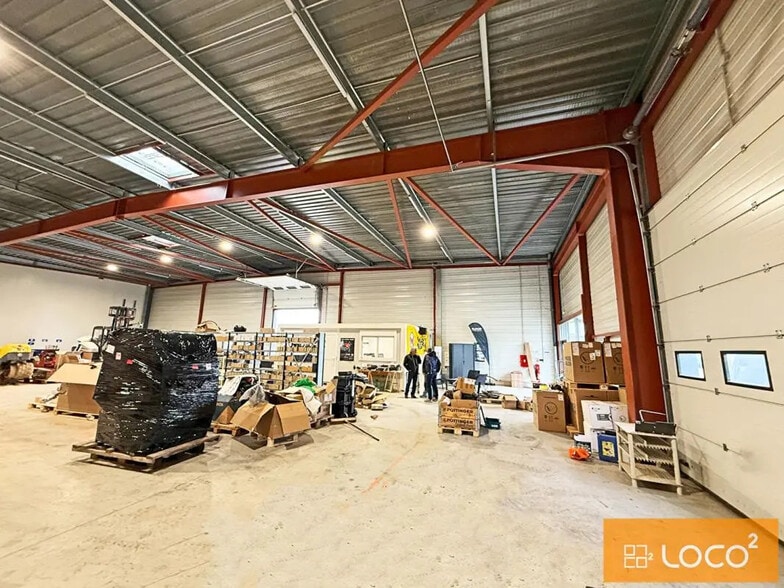 Local d’activités dans Bouloc à louer - Photo de l’immeuble – Image 3 sur 4