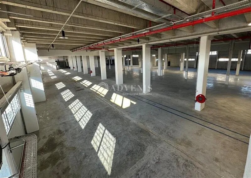 Local d’activités dans Rosny-sous-Bois à louer - Photo de l’immeuble – Image 3 sur 5