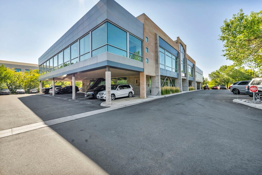 9650 Gateway Dr, Reno, NV à louer - Photo de l’immeuble – Image 3 sur 18